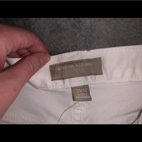 Banana Republic White Shorts - Picture 1 of 2